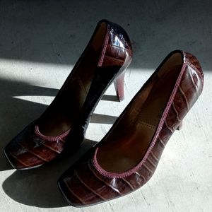 Tahari heels